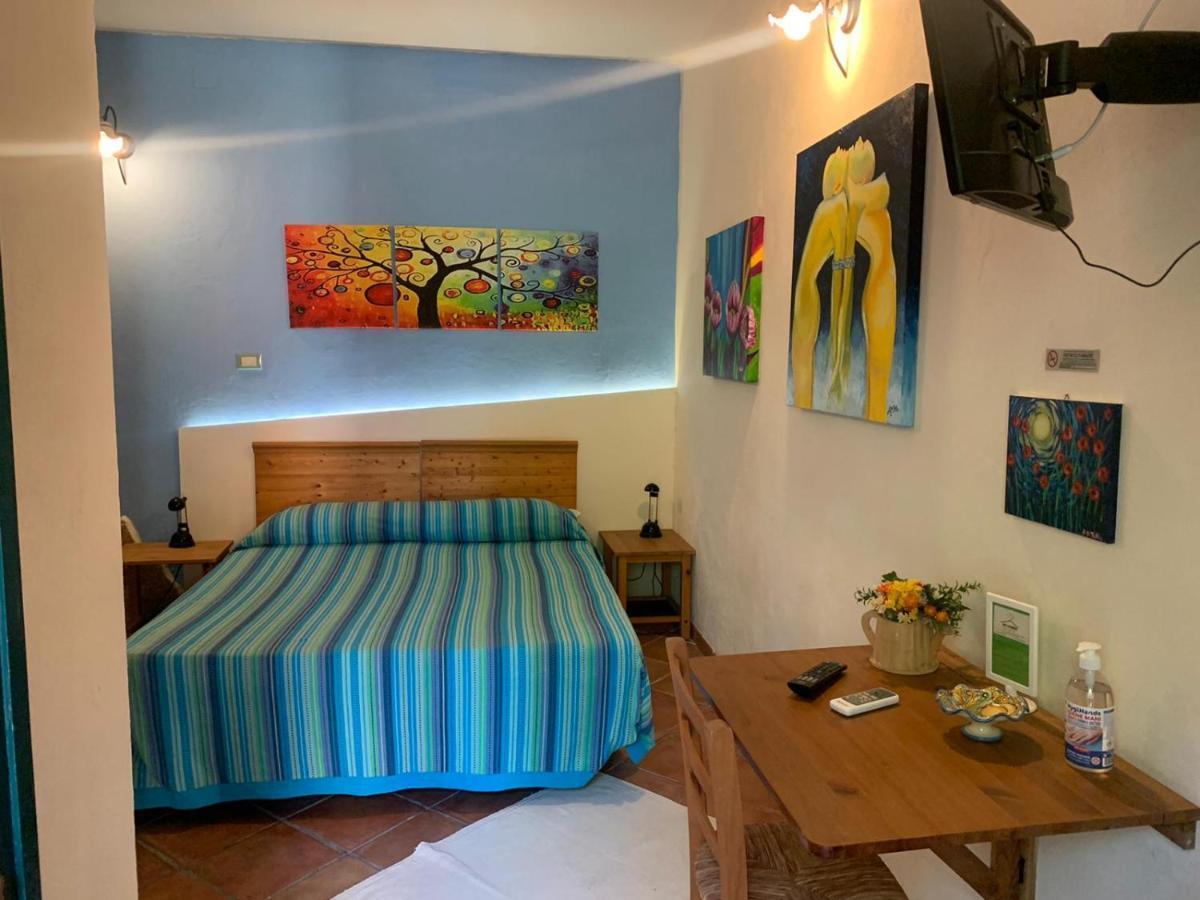 A Due Passi Da Bed & Breakfast Aci Sant'Antonio Bagian luar foto